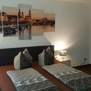 Apartment Ferienwohnung Dresden-neustadt Mit Parkplatz, Dresden